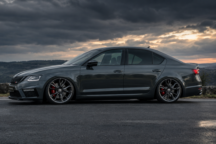 Škoda Octavia RS 5E Gewindefahrwerk: Tieferlegung, DCC & Kaufberatung