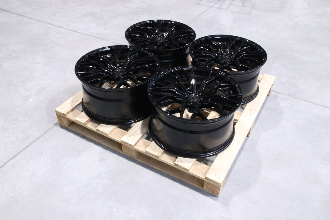 SET-CVR#08 – Set of CVR1 20x10 ET30 5x112 Gloss Black