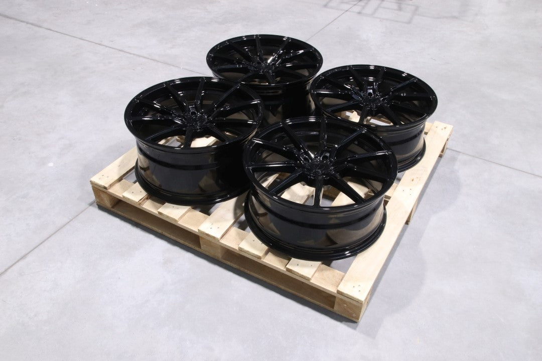 SET-CVR#17 – Set of CVR4 20x8,5 ET35 + 20x9,5 ET38 5x120 Gloss Black
