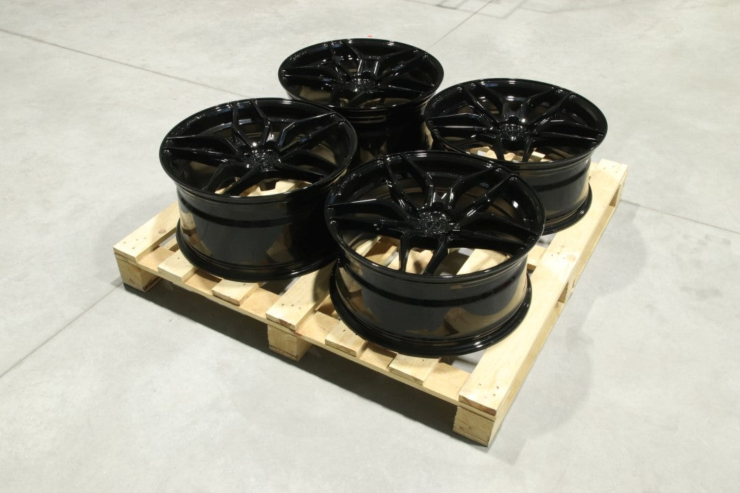 SET-CVR#54 – Set of CVR3 20x9 ET35 + 20x10 ET27 5x112 Platinum Black