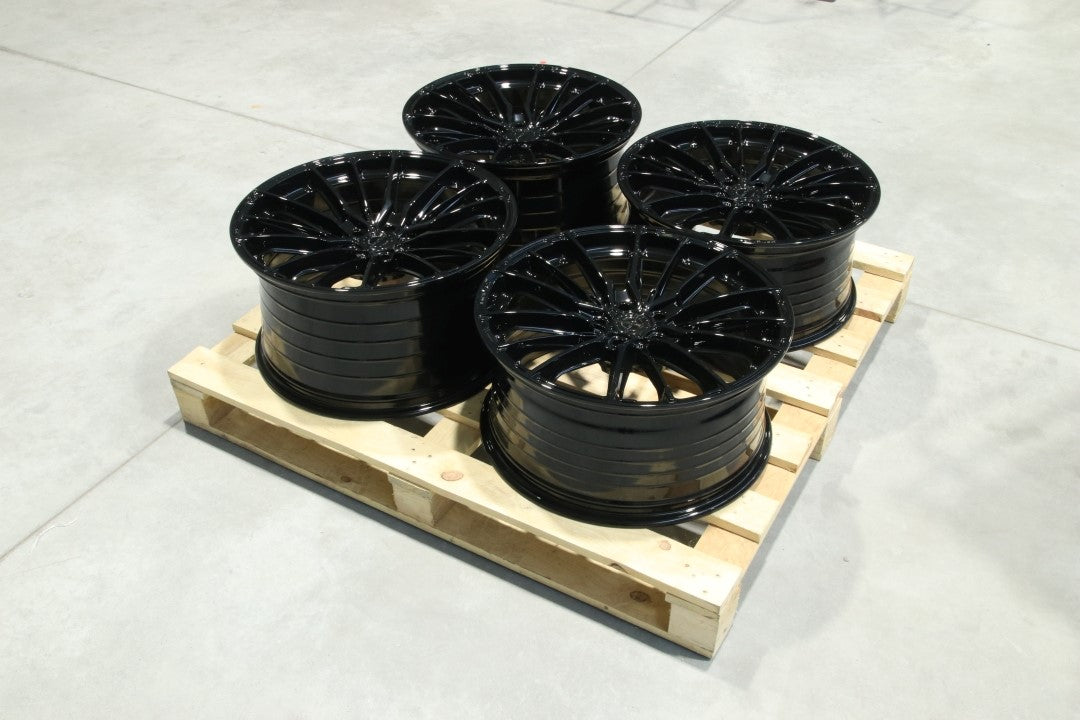 SET-CVR#62 – Set of CVR7 20x9,5 ET34 + 20x10,5 ET45 5x114,3 Gloss Black