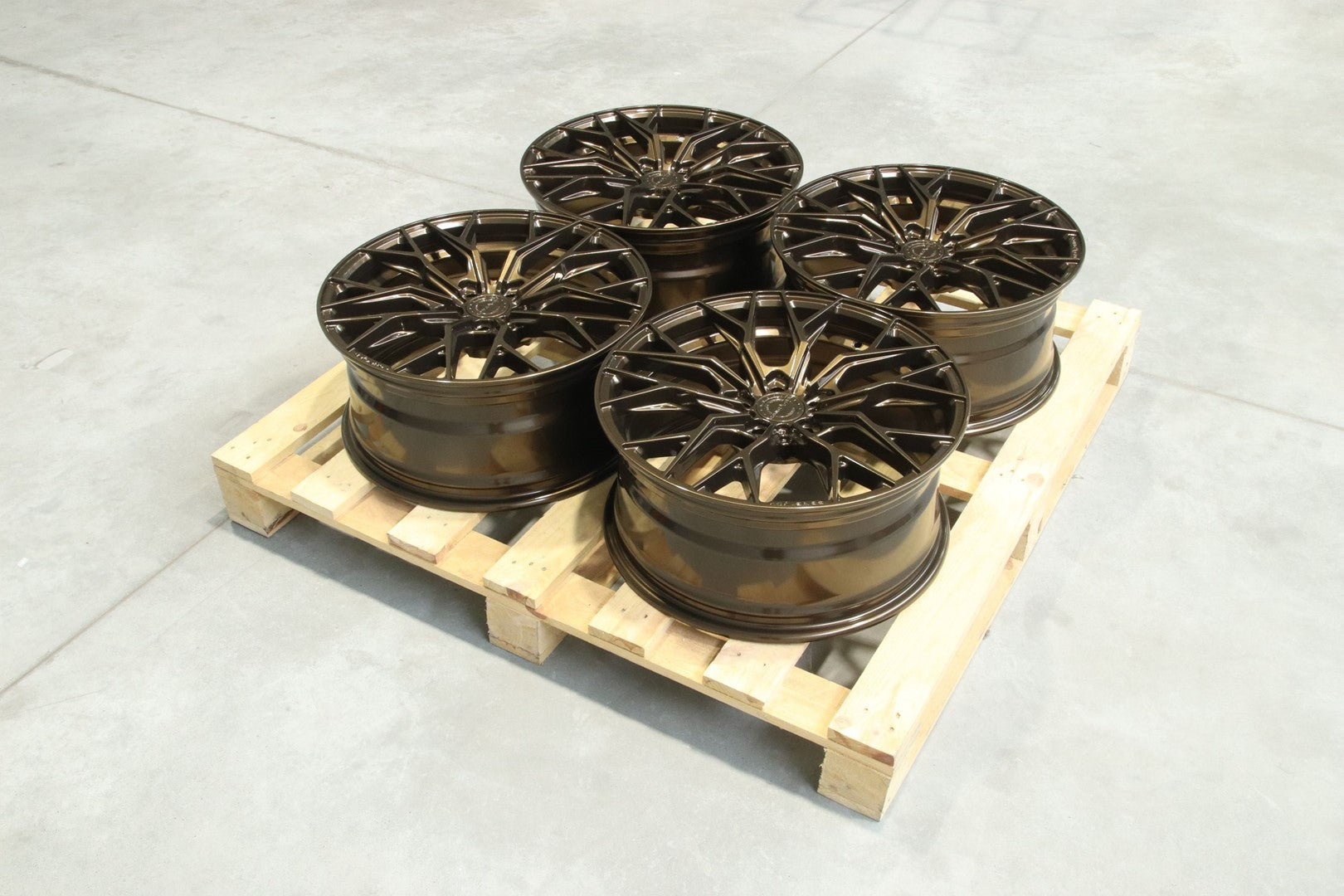 SET-CVR#67 – Set of CVR1 19x8,5 ET42 + 19x8,5 ET45 5x108 Gloss Bronze