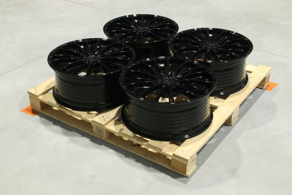 SET-CVR#78 – Set of CVR7 20x8,5 ET36 5x108 Gloss Black