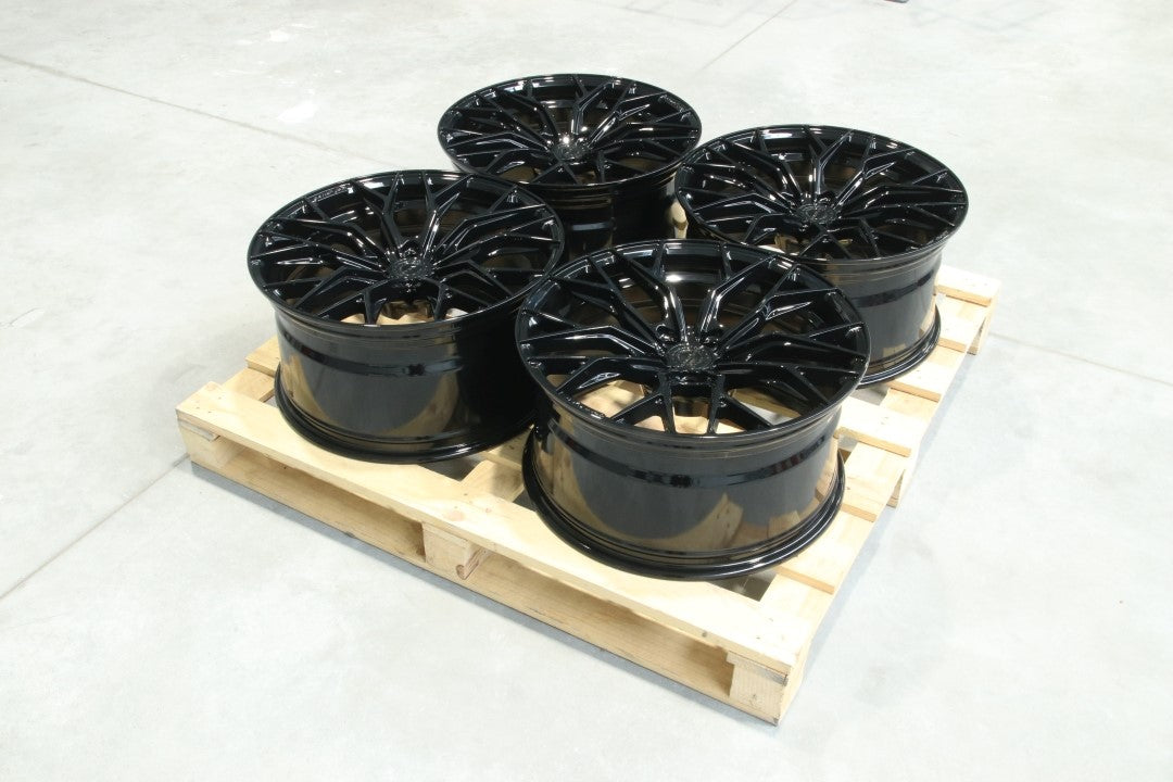 SET-CVR#80 – Set of CVR1 20x10 ET20 5x112 Gloss Black