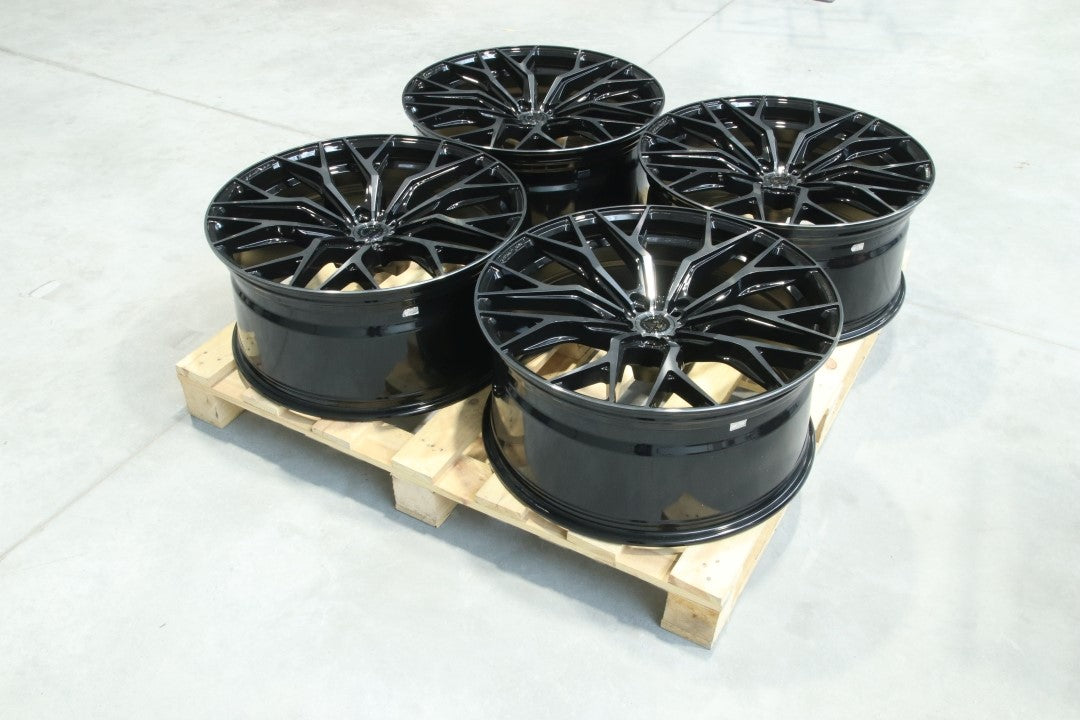 SET-CVR#83 – Set of CVR1 23x10,5 ET15 5x112 Double Tinted Black