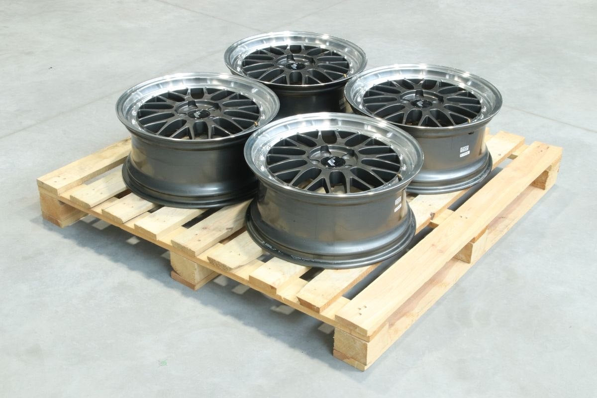 SET-JR#414 – Set of JR23 18x8 ET40 5x100 Hyper Gray w/Machined Lip