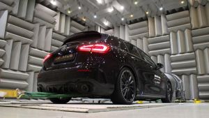 Remus RACING Sportschalldämpfer mittig (ohne Enrohre) mit 1 integrierten Klappe, KEINE (EG )GENEHMIGUNG! passend für Mercedes A Klasse A35 2,0l 225kW 4 MATIC (260920, mit OPF) 01/2019=>