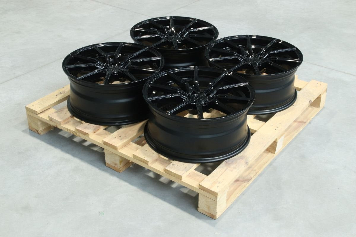 SET-CVR#122 – Set of CVR4 19x8 ET27 5x114,3 Gloss Black