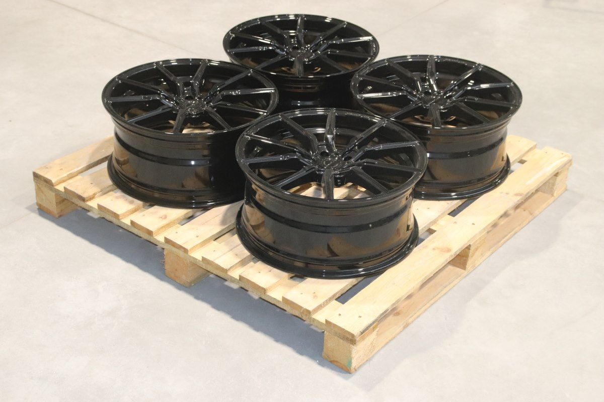 SET-CVR#125 – Set of CVR4 19x8,5 ET45 5x114,3 Gloss Black