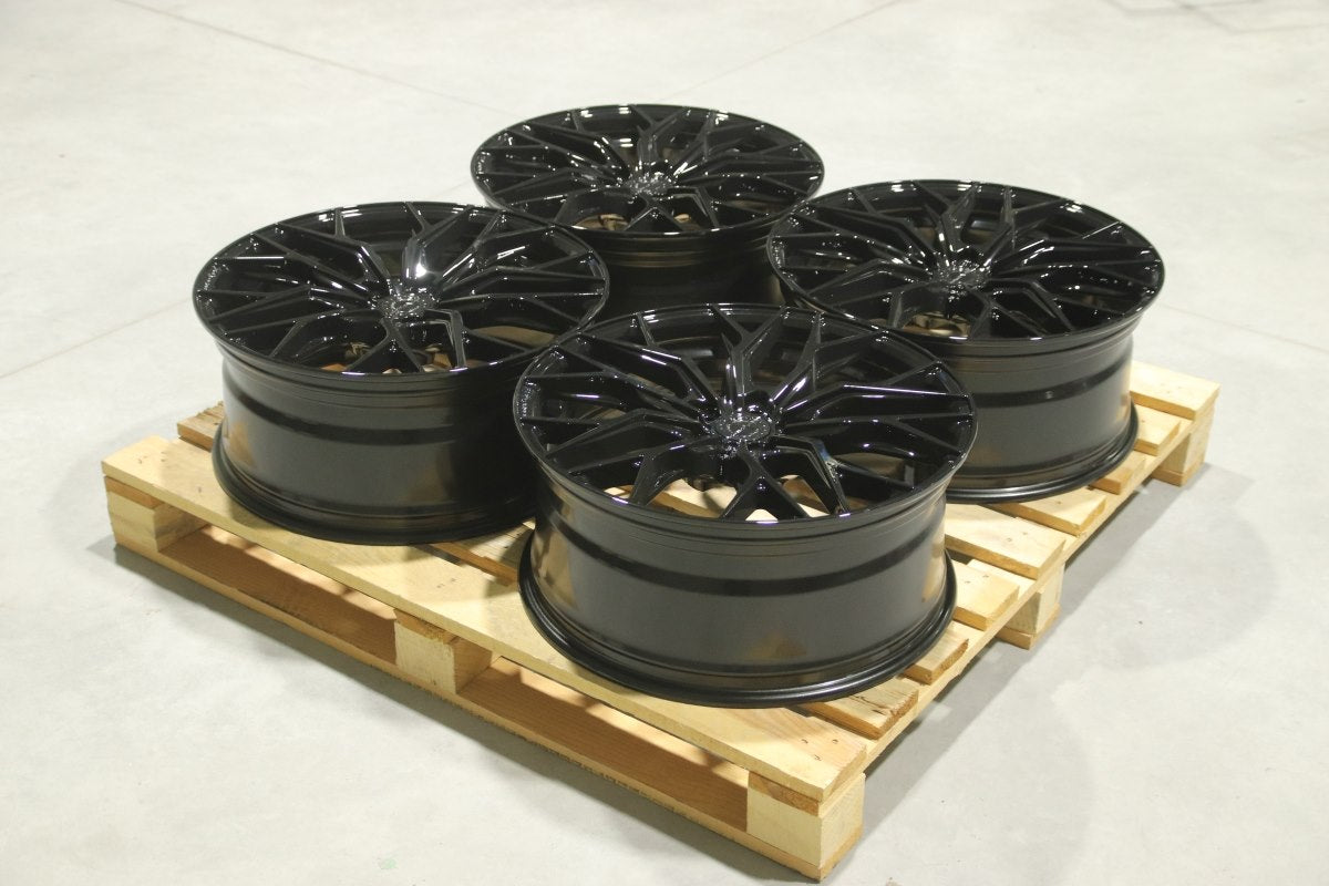 SET-CVR#126 – Set of CVR1 21x9 ET35 5x112 Gloss Black