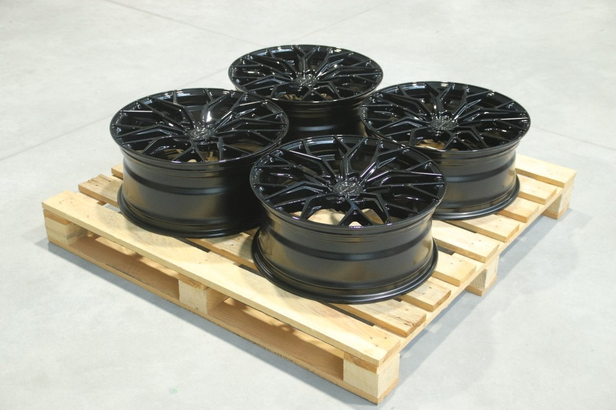 SET-CVR#142 – Set of CVR1 19x8 ET40 + 19x8,5 ET45 5x112 Gloss Black