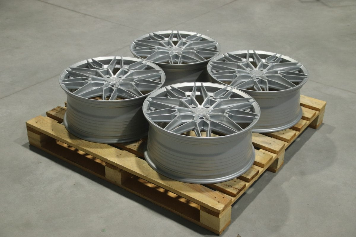 SET-CVR#147 – Set of CVR6 20x8,5 ET35 5x112 Gloss Silver