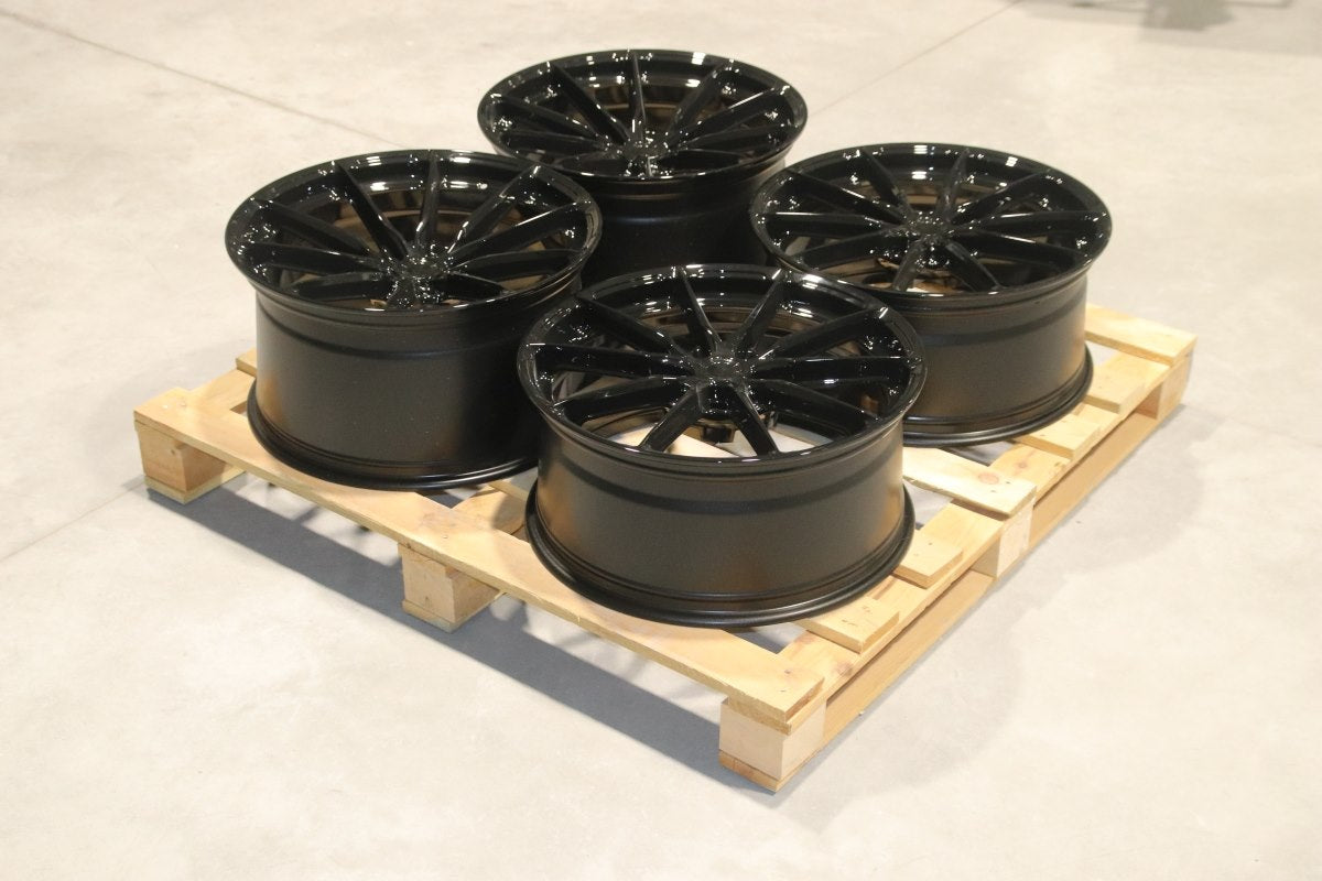 SET-JR#522 – Set of JR37 20x9 ET35 + 20x10,5 ET40 5x114,3 Gloss Black