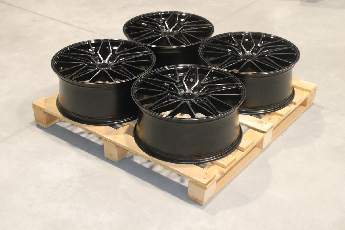 SET-JR#530 – Set of JR38 21x9 ET35 5x114,3 Black Brushed w/Tinted Face