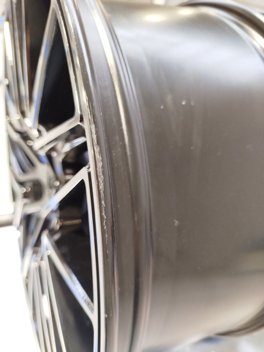 SET-JR#530 – Set of JR38 21x9 ET35 5x114,3 Black Brushed w/Tinted Face