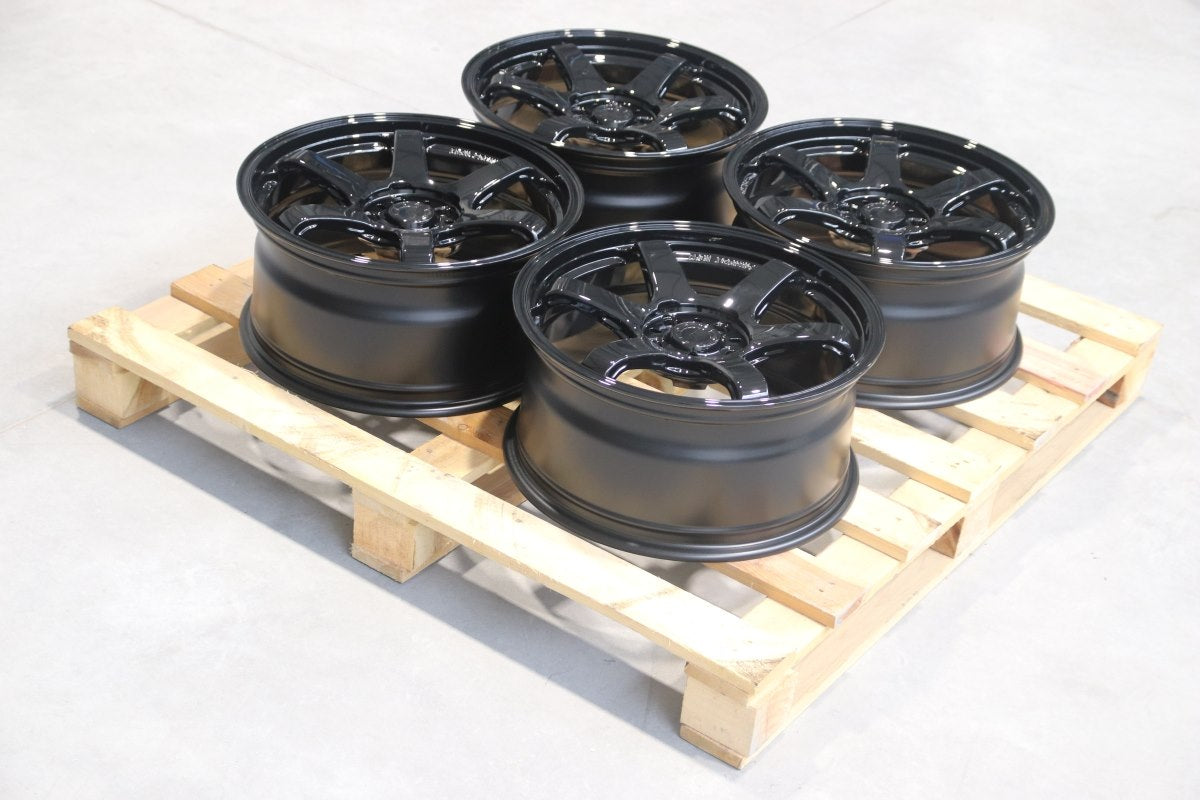 SET-JR#537 – Set of SL03 18x8,5 ET38 5x114,3 Gloss Black