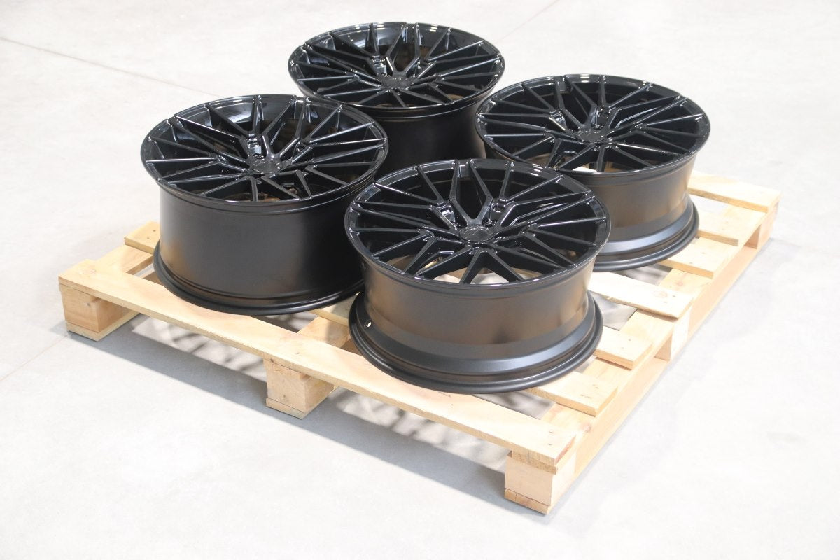 SET-JR#538 – Set of JR38 19x8,5 ET40 + 19x9,5 ET45 5x114,3 Gloss Black