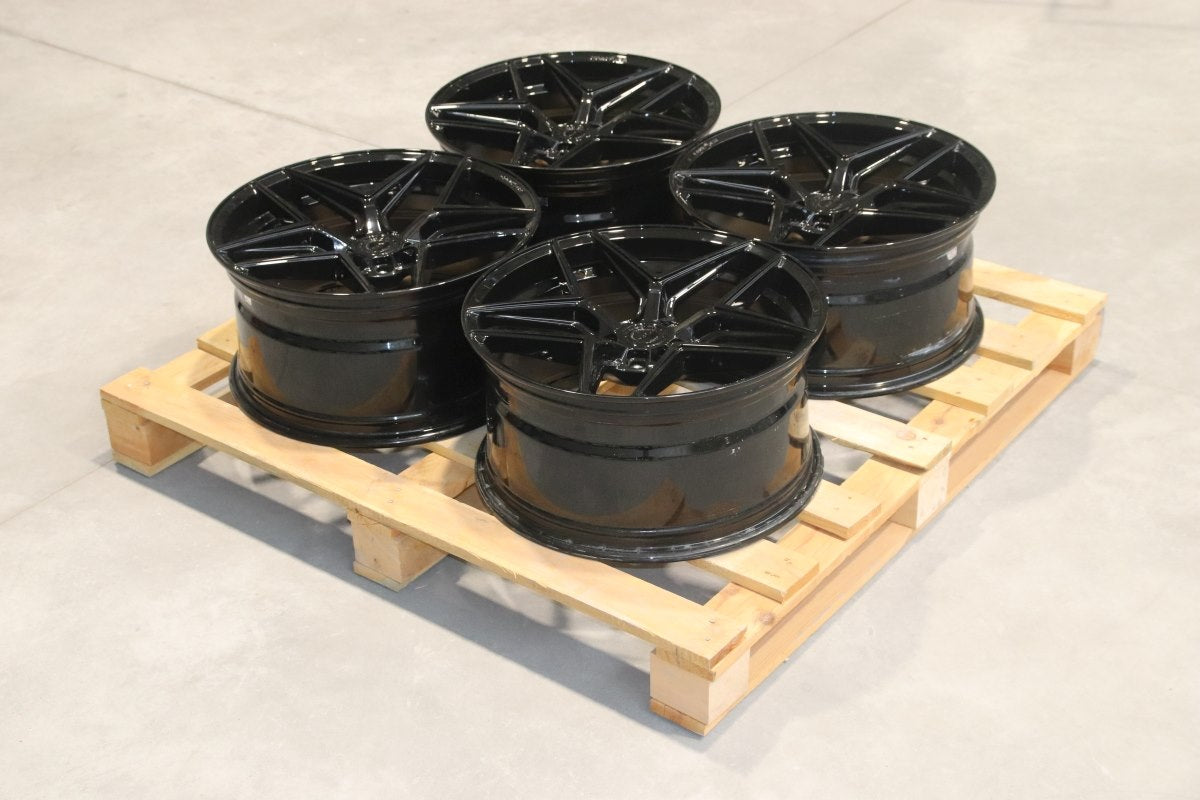 SET-CVR#158 – Set of CVR2 19x9,5 ET45 5x114,3 Platinum Black