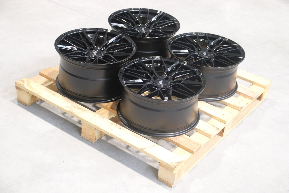 SET-JR#550 – Set of JR28 18x8,5 ET35 + 18x9,5 ET35 5x120 Gloss Black
