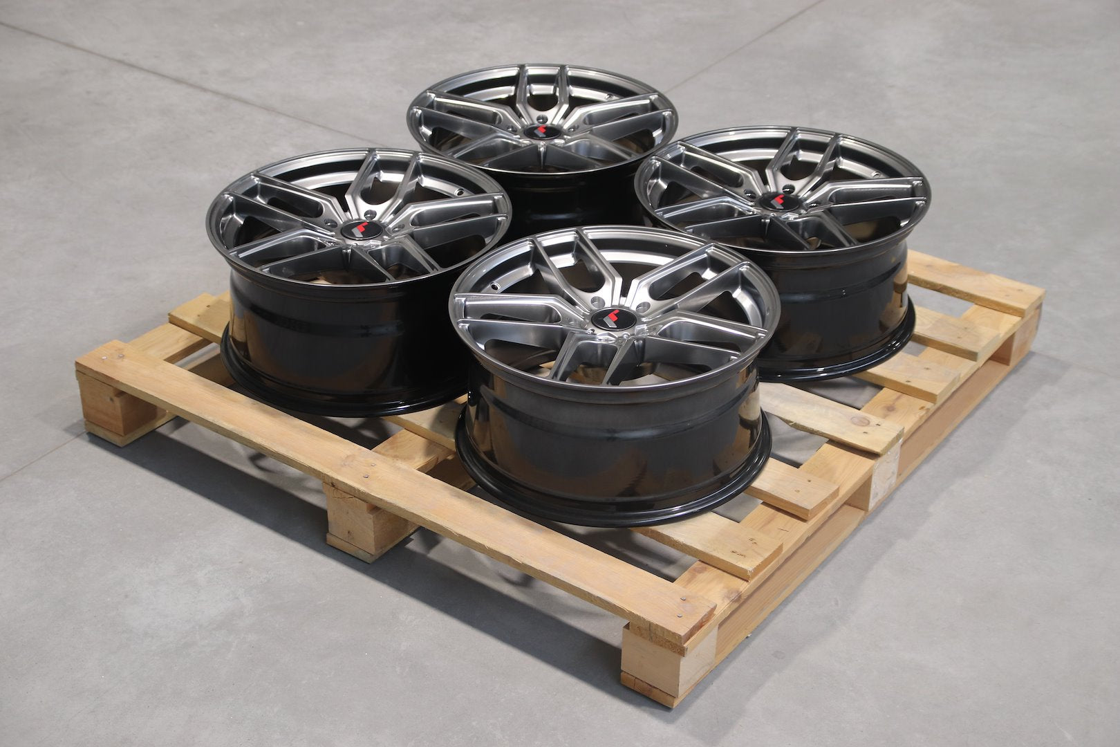SET-JR#551 – Set of JR25 18x8,5 ET20 5x120 Hyper Black
