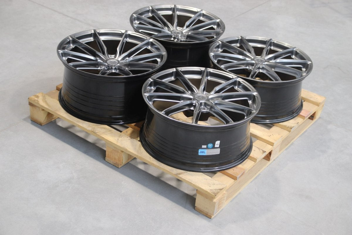 SET-JR#559 – Set of JR37 21x9 ET25 + 21x10 ET35 5x120 Hyper Black