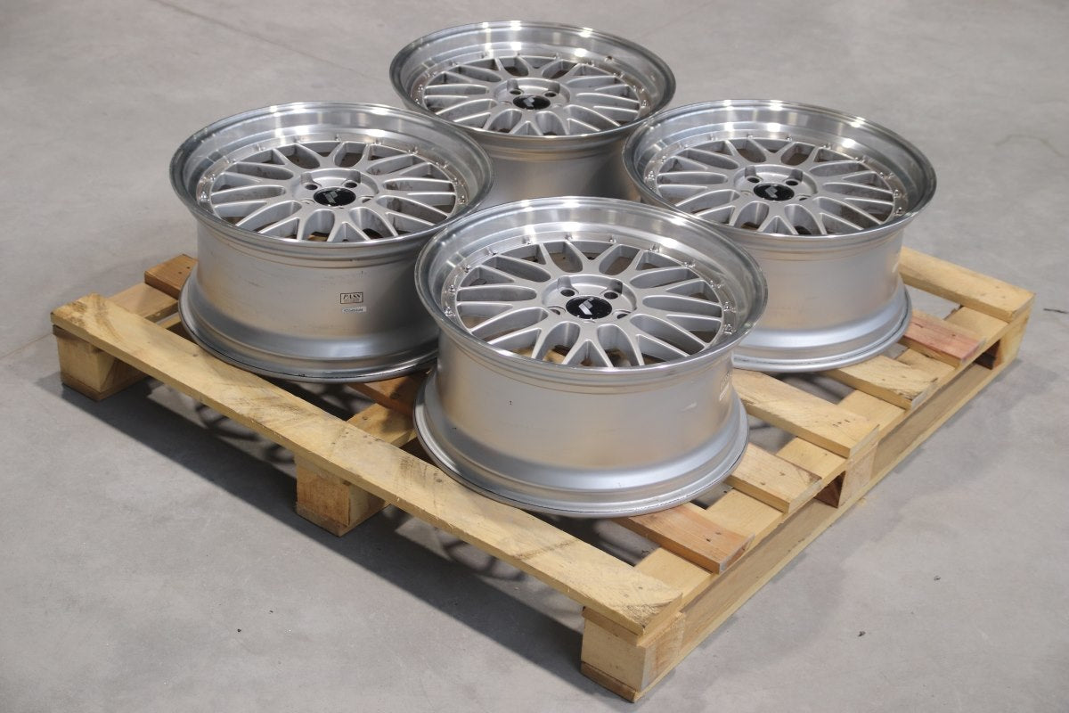 SET-JR#561 – Set of JR23 19x9 ET40 5x112 Hyper Silver w/Machined Lip