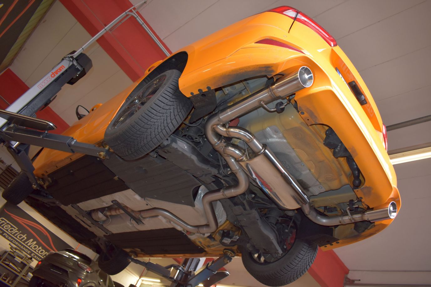 Streetbeast 76mm Duplex-Anlage Sportauspuff mit Klappensteuerung für Ford Focus