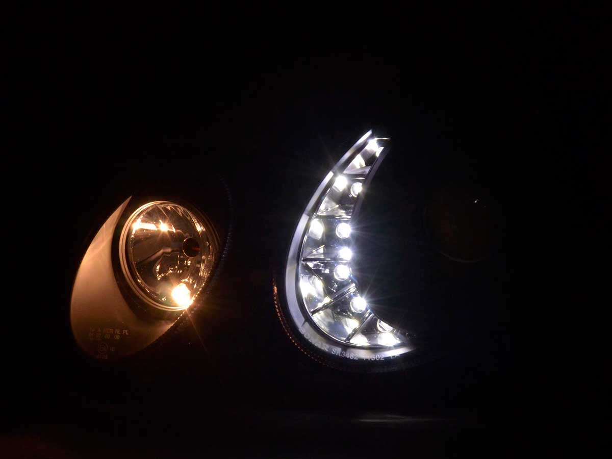 Scheinwerfer Set Daylight LED TFL-Optik Mercedes E-Klasse 211 Bj. 02-06 schwarz