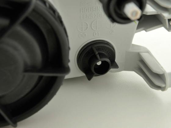 Verschleißteile Scheinwerfer rechts Mitsubishi Carisma (Typ DA0) Bj. 95-99