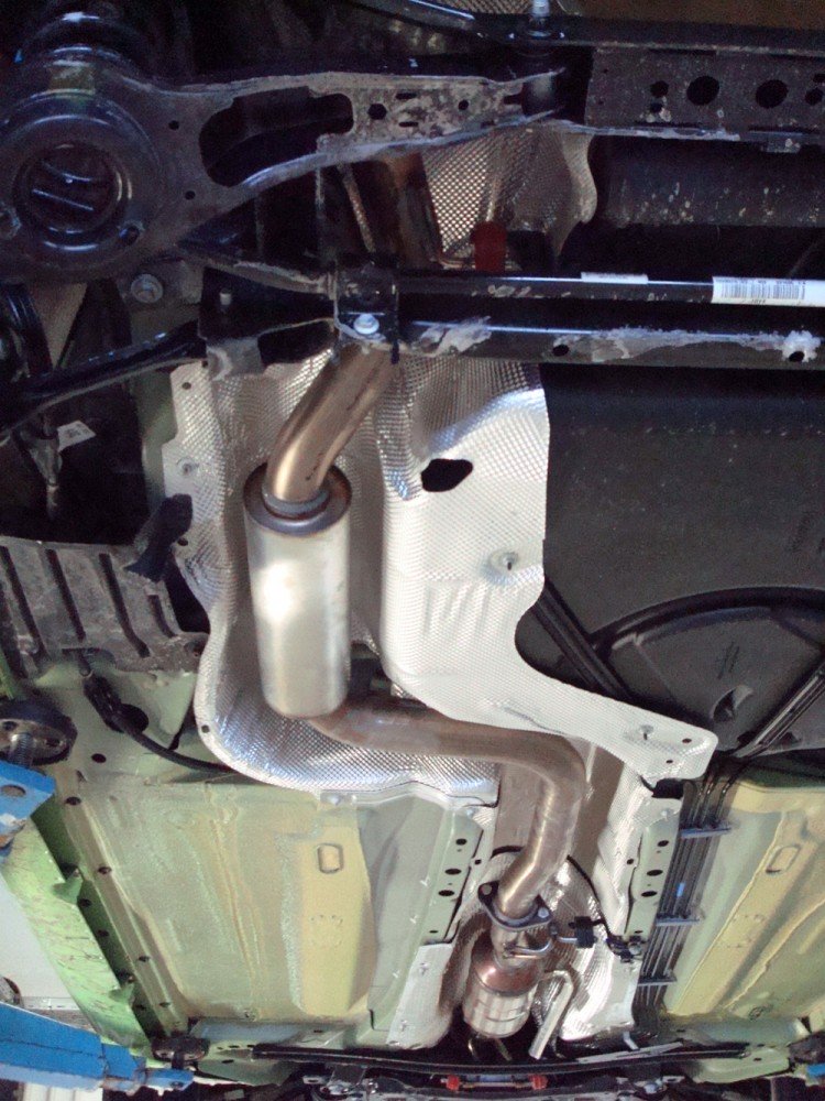 Fox Vorschalldämpfer Auspuff Sportauspuff für Ford Focus II RS